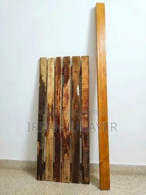 সারি কড়ই কাঠের খাট