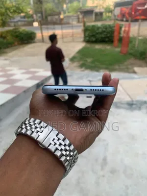 অ্যাপল আইফোন এক্সআর ৬৪ জিবি