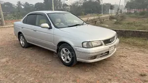 Nissan Sunny 2004 Silver