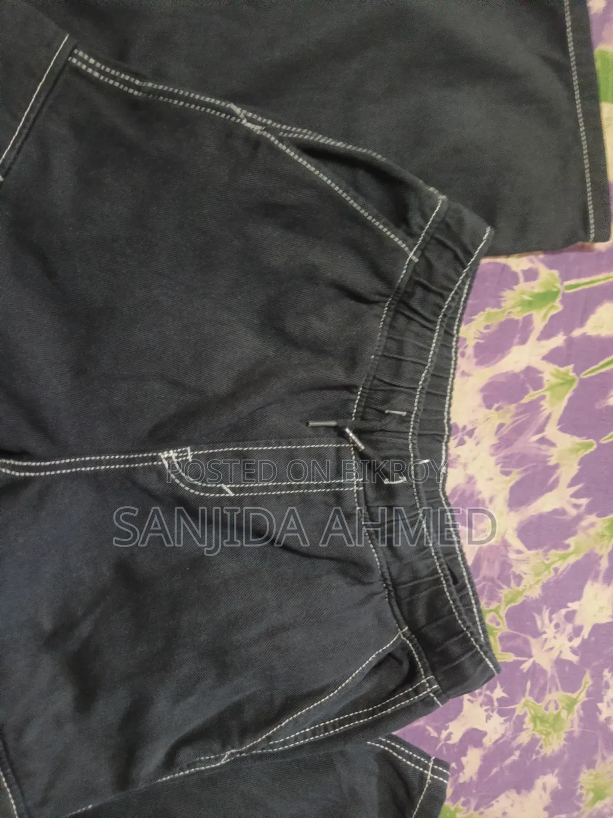 Trendy Straight-Leg Cargo Pants With Contrast White Stitching