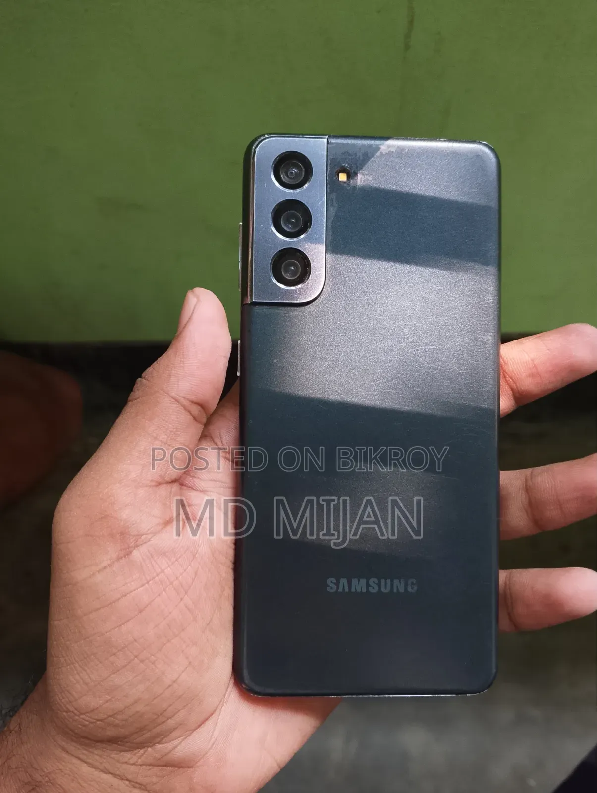 EL 8 GB Black