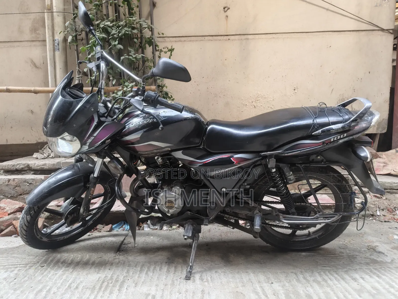 বাজাজ ডিসকভার ১০০ ২০১২ কালো