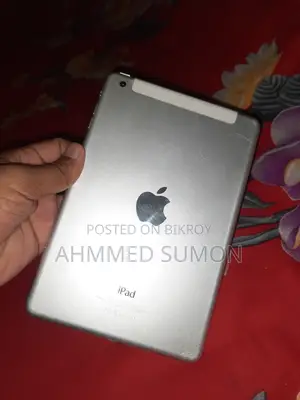 অ্যাপল ১৬ জিবি গোল্ড