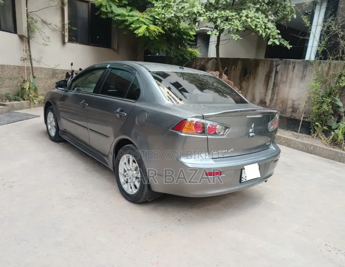 মিতসুবিশি ল্যান্সার ২০১৭ গ্রে