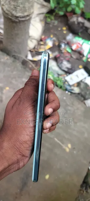অনার ২০০ ৫১২ জিবি গ্রিন