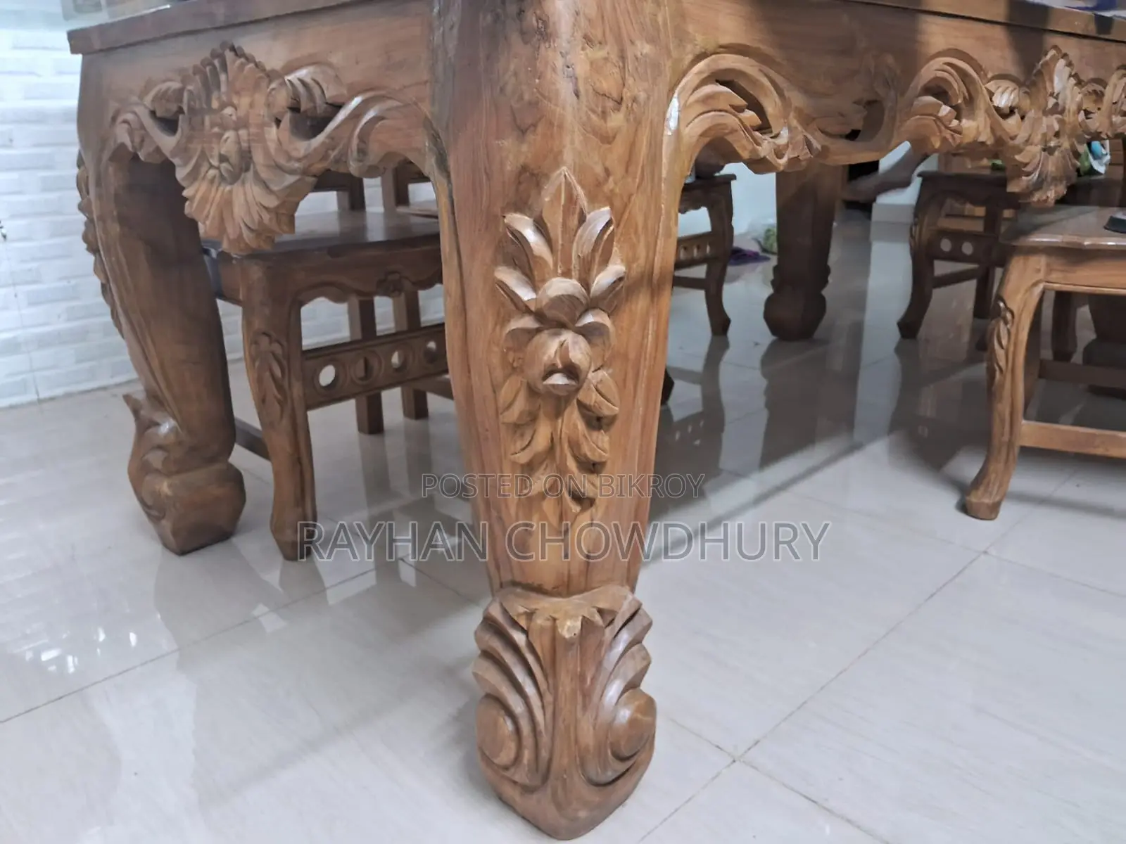 8 Sitter Exclusive Victorian Segun Wood Dinning Set