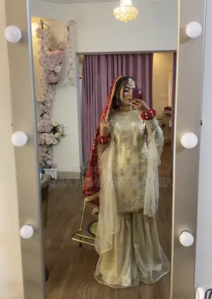 পার্টি ড্রেস