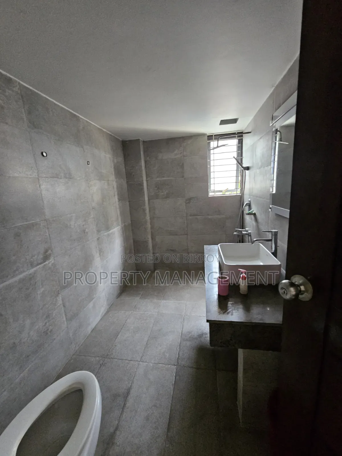 Unfurnished Office Space for Rent