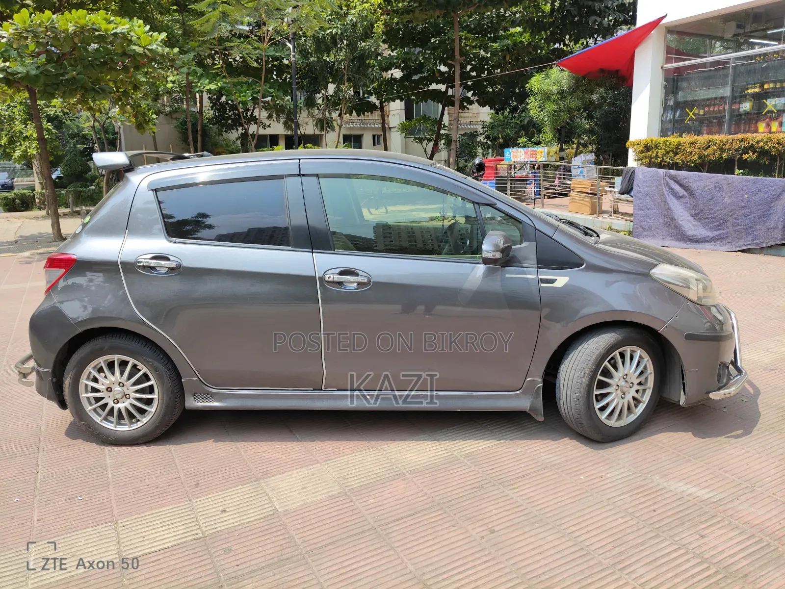 টয়োটা ভিটজ ২০১২ ধূসর