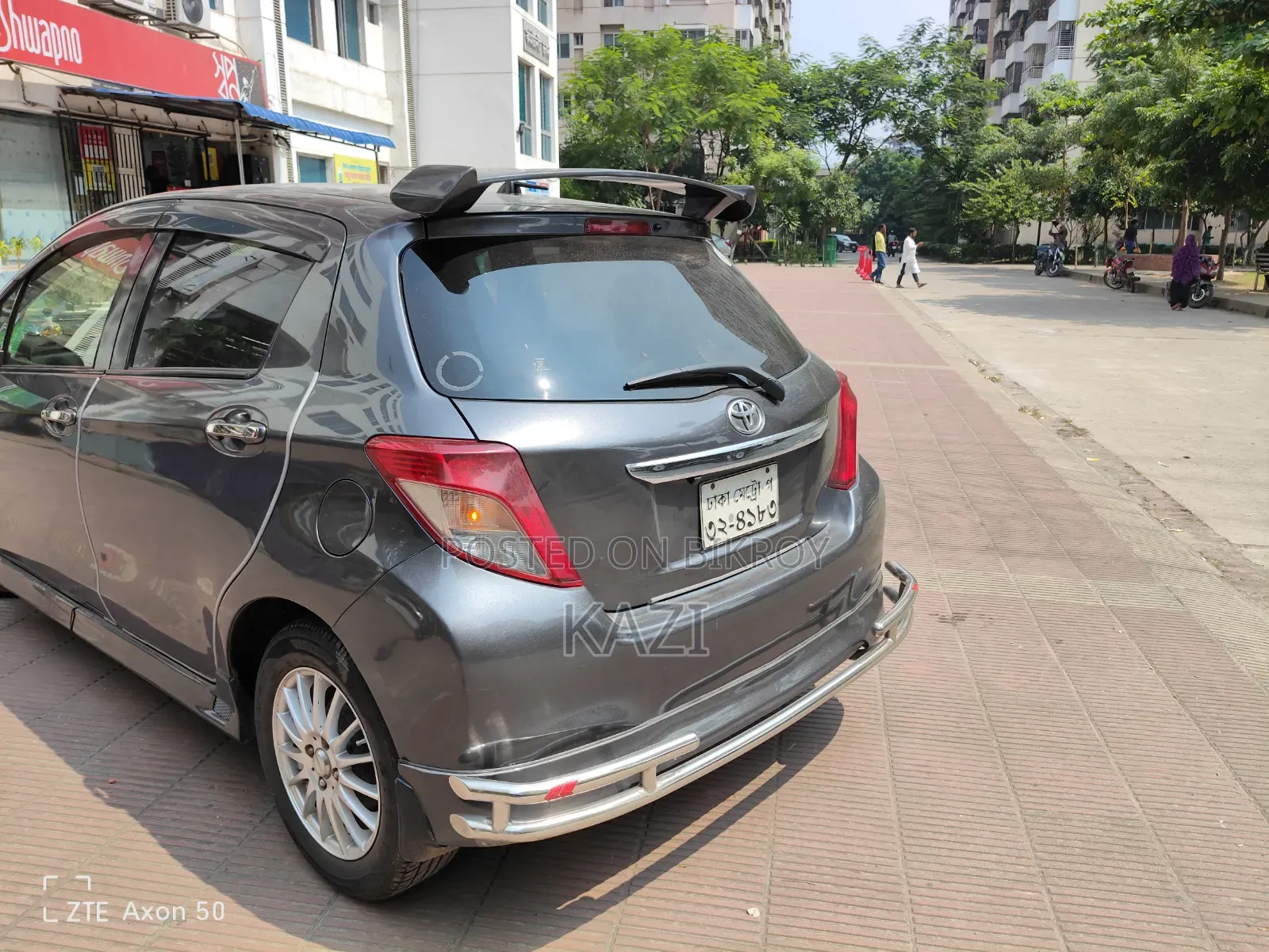 টয়োটা ভিটজ ২০১২ ধূসর