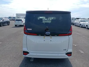 Toyota Noah 2023 Pearl