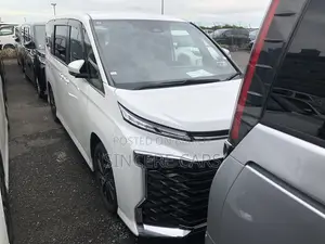 Toyota Voxy 2022 Pearl