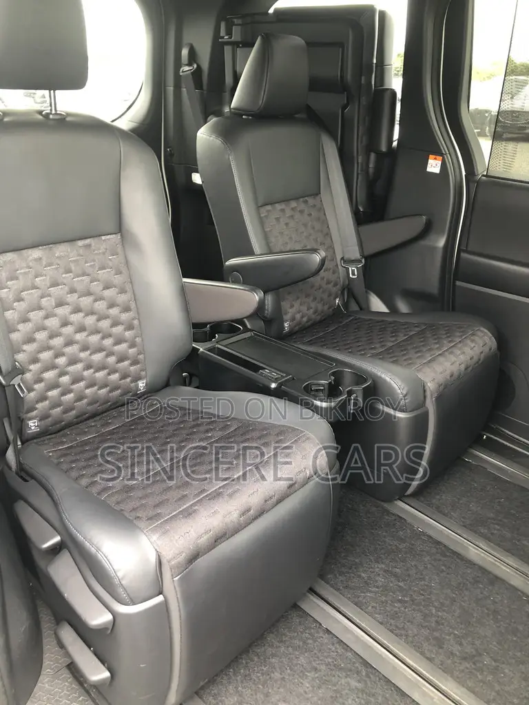 Toyota Voxy 2022 Pearl