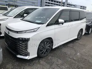 Toyota Voxy 2022 Pearl