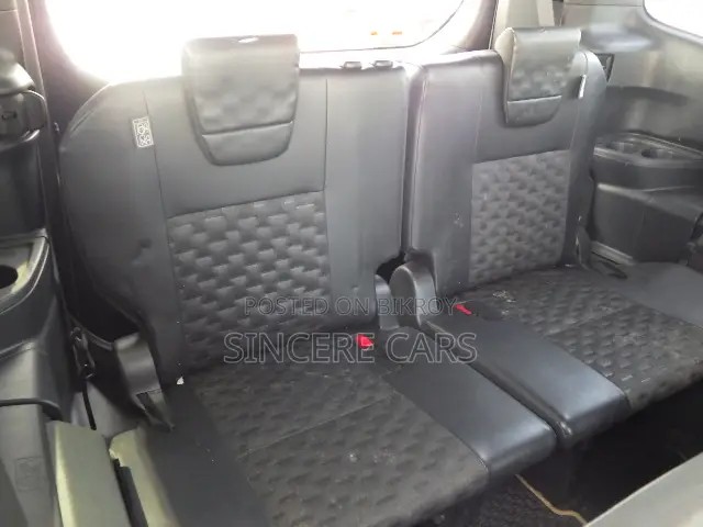 Toyota Voxy 2022 Pearl