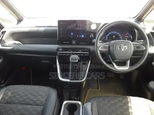 Toyota Voxy 2022 Pearl