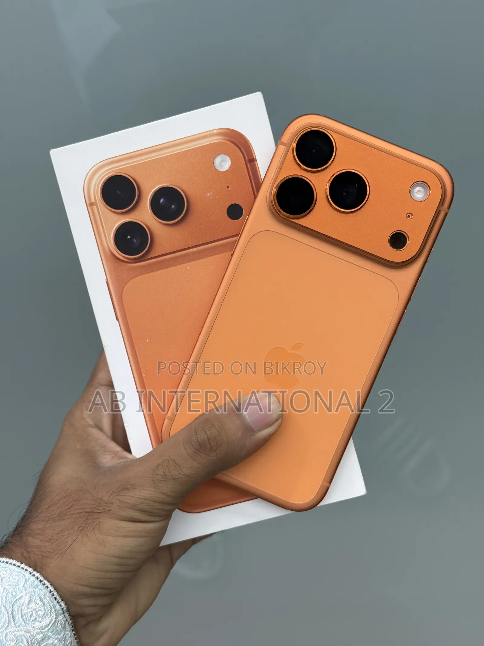 অ্যাপল আইফোন ১৭ প্রো ২৫৬ জিবি কমলা