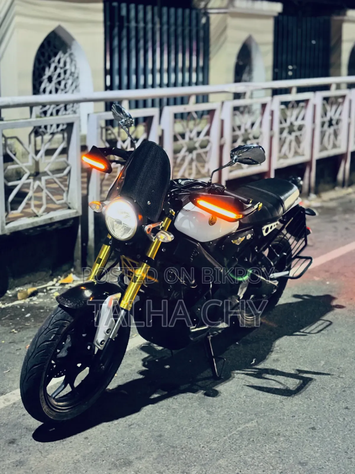 Yamaha XSR700 2021 White