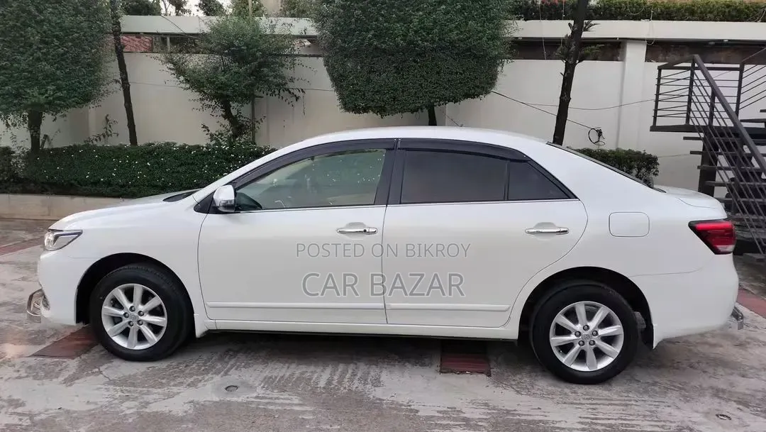 Toyota Premio 1.5 FWD 2020 Pearl