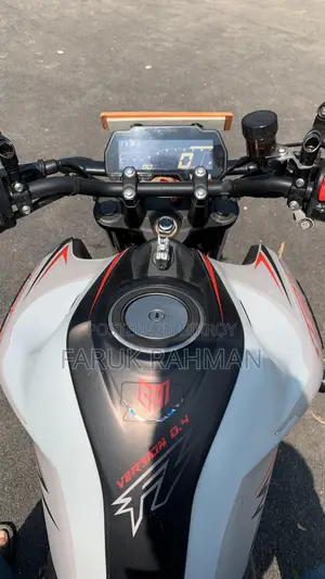 ইয়ামাহা এফজেডএস ভি৪ ২০২৫ হোয়াইট
