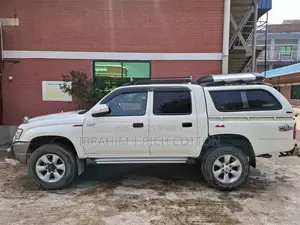 Toyota Hilux 2.5 Cab 2005 White