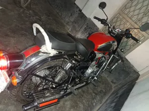 Royal Enfield Classic 350 2026 Red