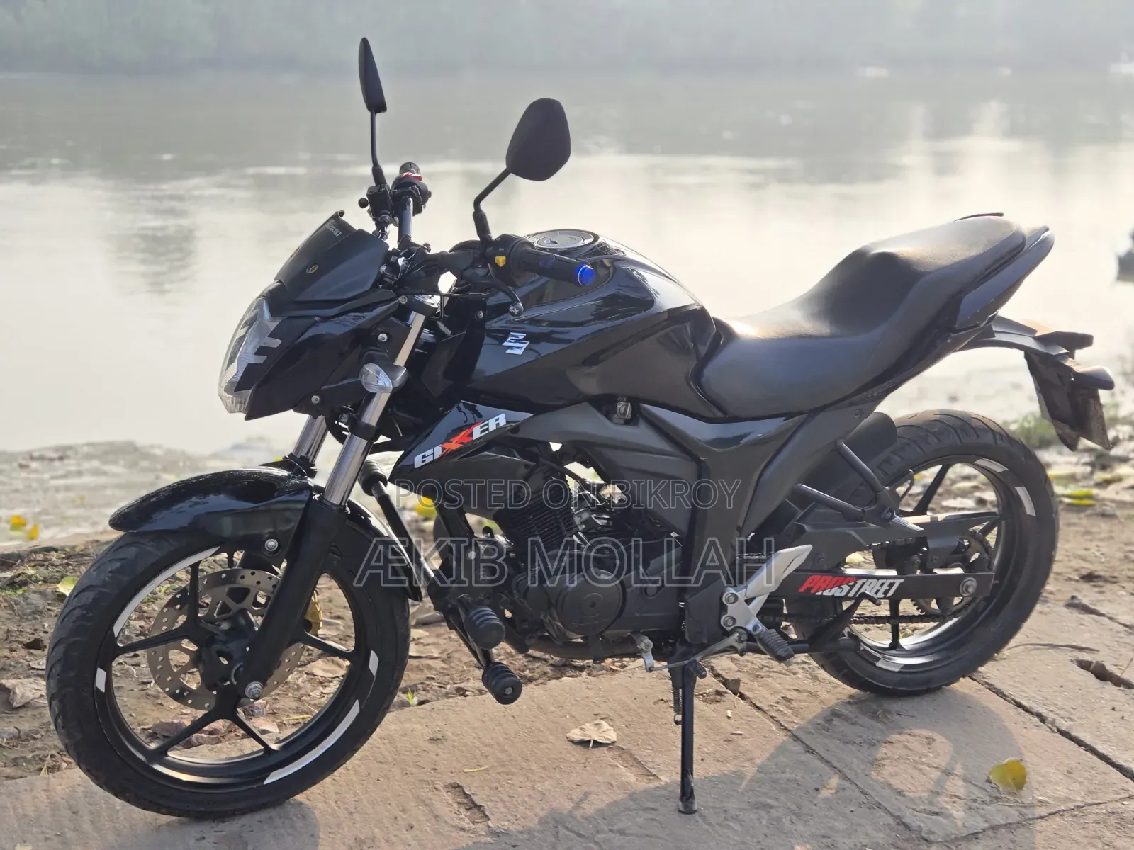 সুজুকি জিক্সার ২০২৪ কালো