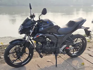 সুজুকি জিক্সার ২০২৪ কালো
