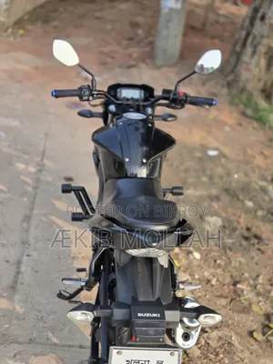 সুজুকি জিক্সার ২০২৪ কালো