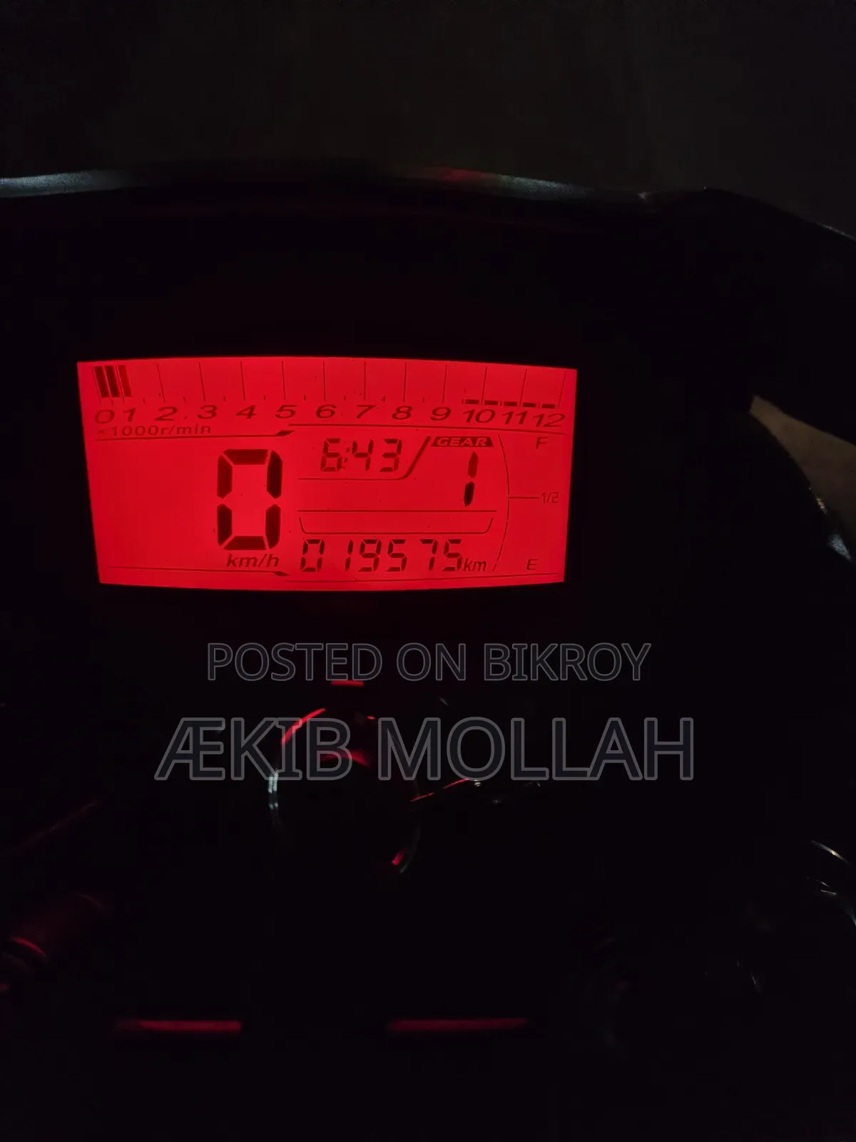 সুজুকি জিক্সার ২০২৪ কালো