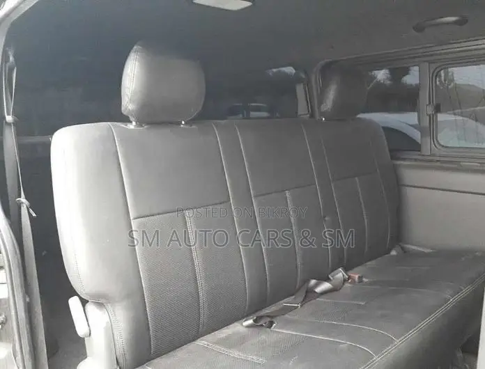 Toyota HiAce 2022 Black