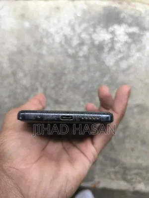 মোবাইল ফোন ১২৮ জিবি নীল