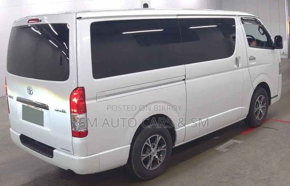 Toyota HiAce 2023 White