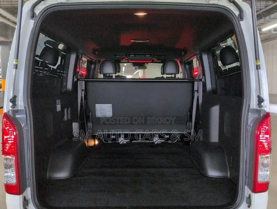Toyota HiAce 2023 White