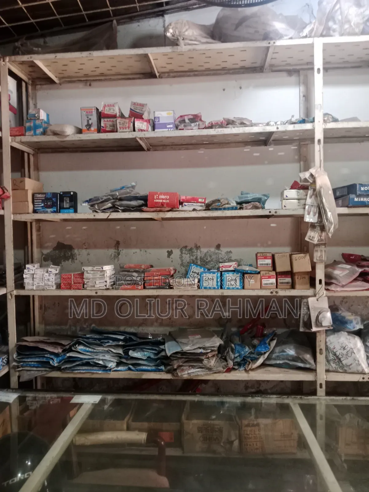 একটি বাইক পার্টসের দোকানের মালামাল সহ বিক্রয় করা হবে