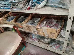 একটি বাইক পার্টসের দোকানের মালামাল সহ বিক্রয় করা হবে