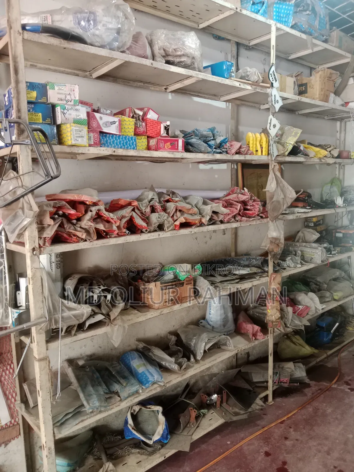 একটি বাইক পার্টসের দোকানের মালামাল সহ বিক্রয় করা হবে