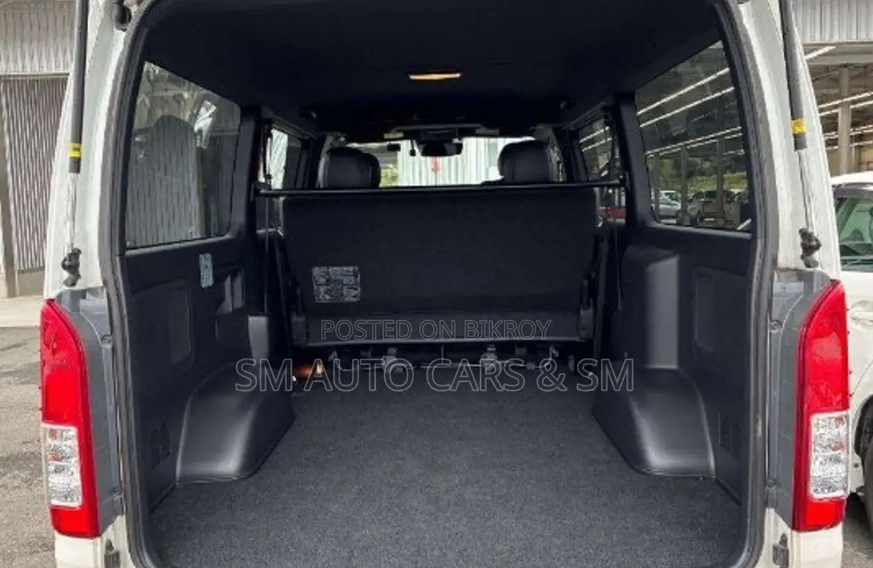 Toyota HiAce 2023 White