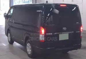Toyota HiAce 2021 Black