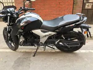 টিভিএস অ্যাপাচে আরটিআর ১৬০ ৪ভি ২০২১ কালো