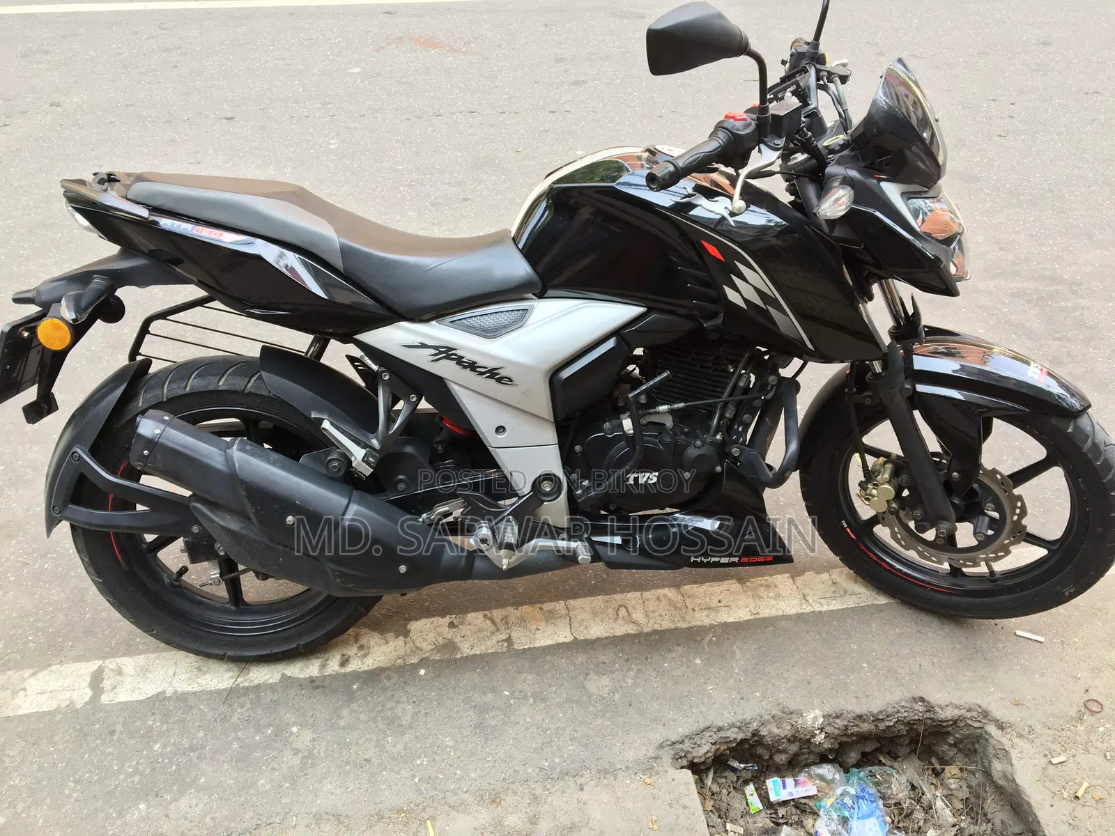 টিভিএস অ্যাপাচে আরটিআর ১৬০ ৪ভি ২০২১ কালো