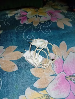 দুইটা অরিজিনাল মোবাইল চার্জার বিক্রি করা হবে ভালো কন্ডিশন