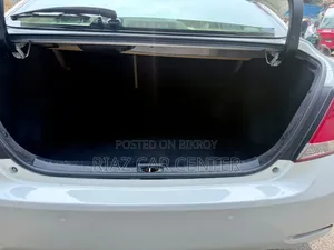 টয়োটা অ্যালিওন ২০১৬ পার্ল
