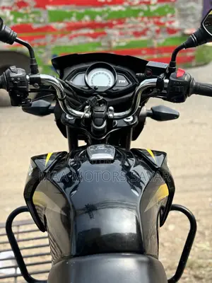 TVS Stryker 125 2022 Yellow