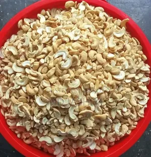 Get Free Delivery in Comilla on 1kg Broken Cashews