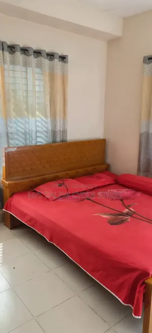 খাট বিক্রি হবে সাথে ম্যাট্রিক্স আছে