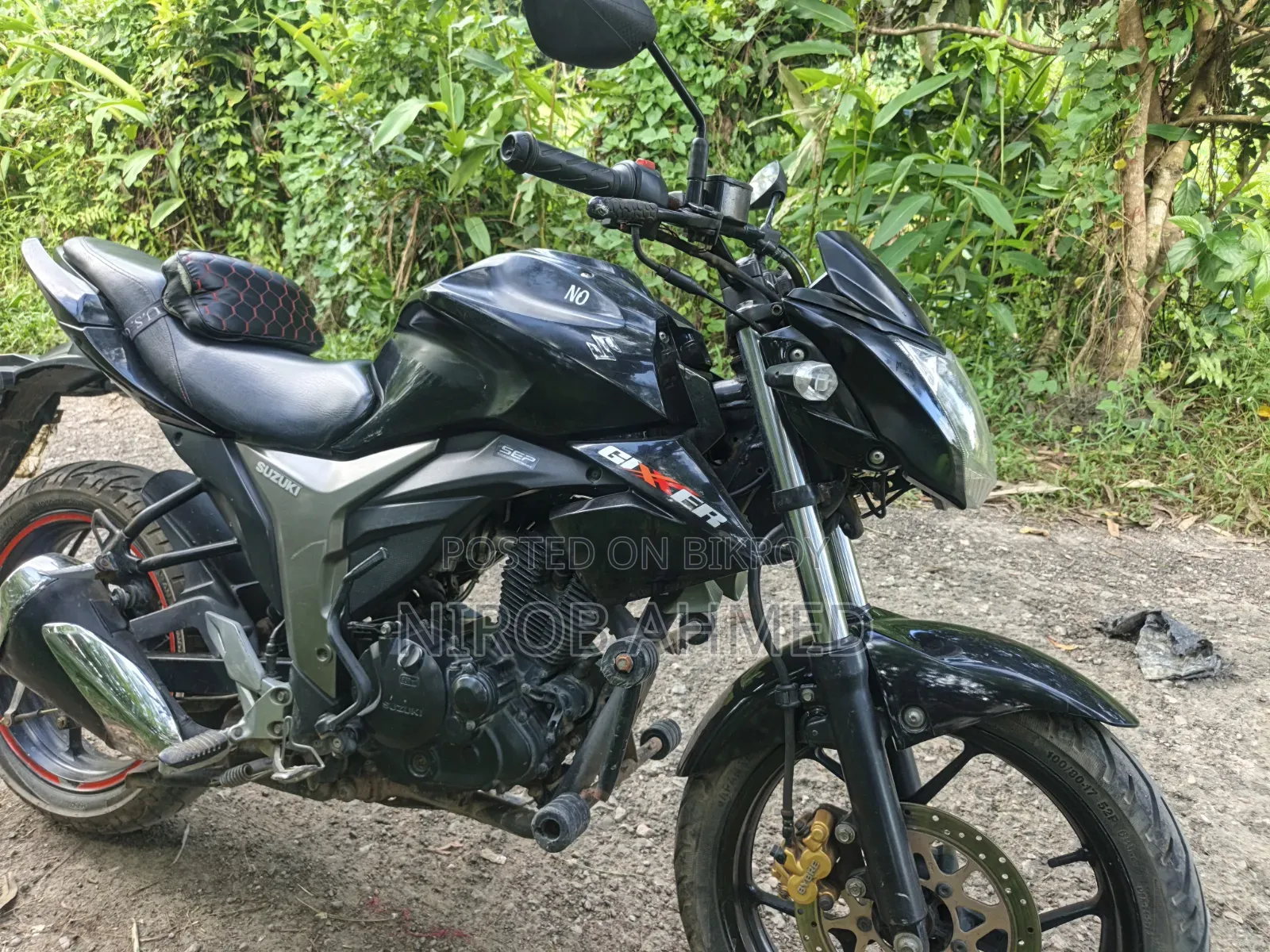 সুজুকি জিক্সার ২০২৩ কালো