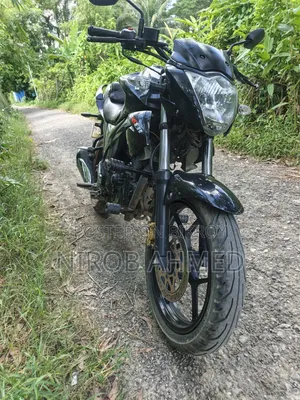 সুজুকি জিক্সার ২০২৩ কালো
