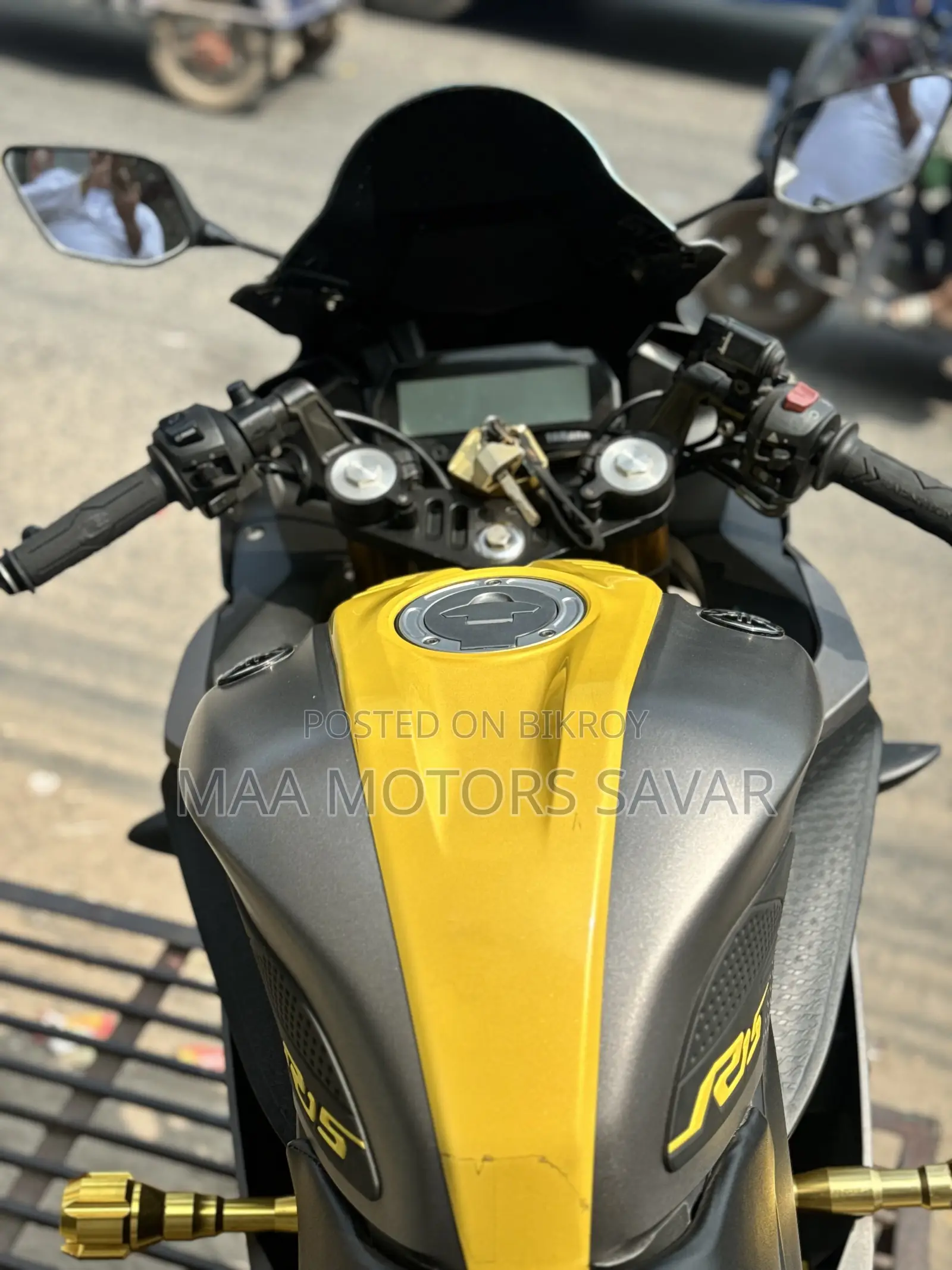 ইয়ামাহা আর১৫ ভি৩ ২০২১ ধূসর