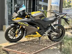 ইয়ামাহা আর১৫ ভি৩ ২০২১ ধূসর